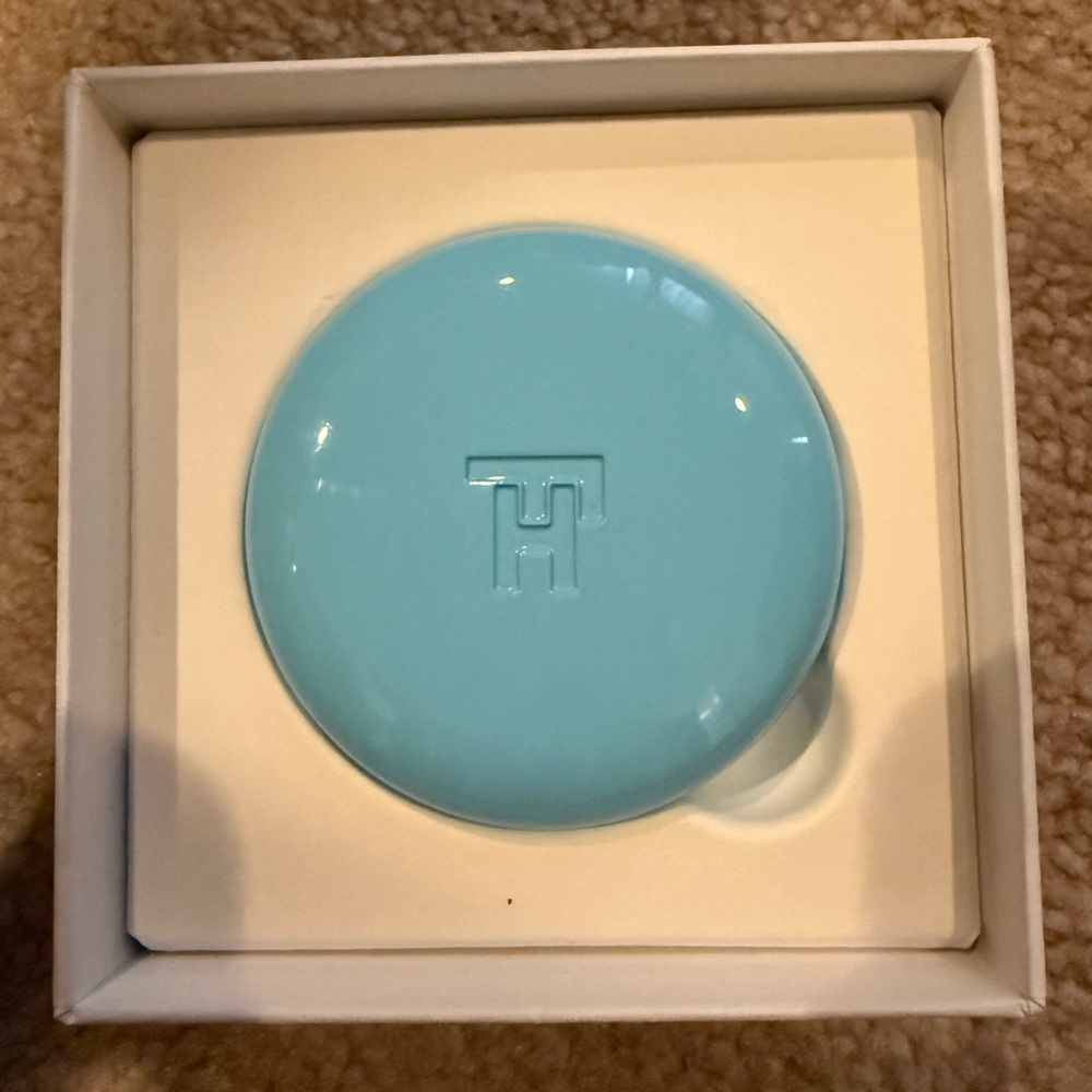 Fara Homidi Essential Lip Refillable Compact